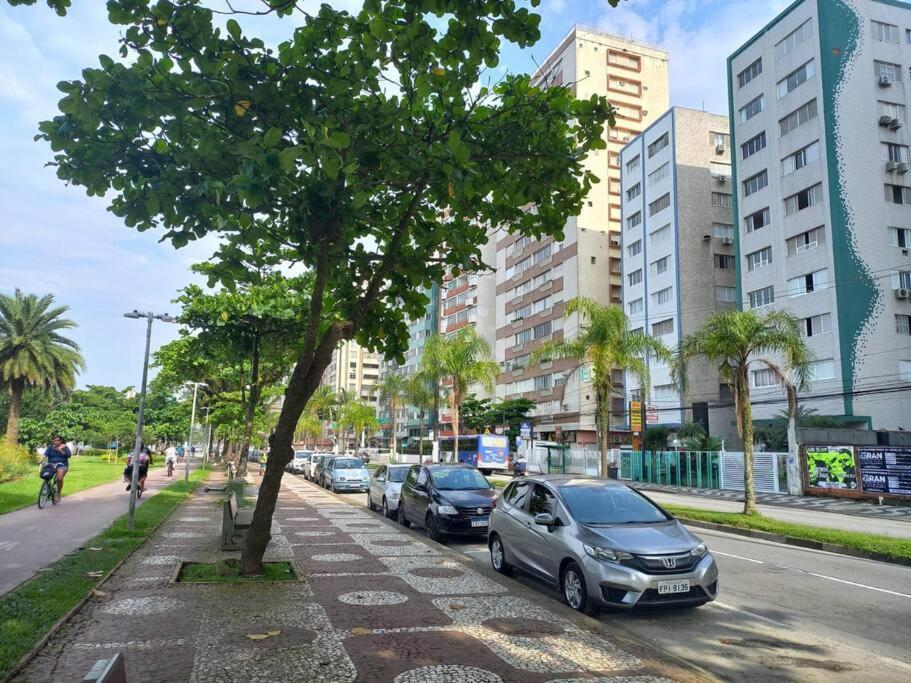 Apto Na Avenida Da No Gonzaga * Santos (Sao Paulo)